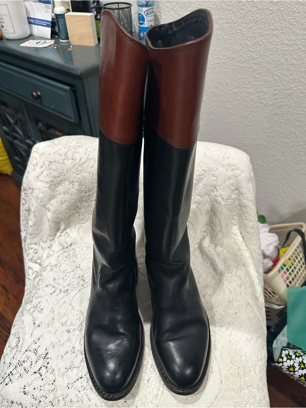 Frye women’s Two-Tone Riding Boots - Black leather with Brown Cuff size 7.5 m